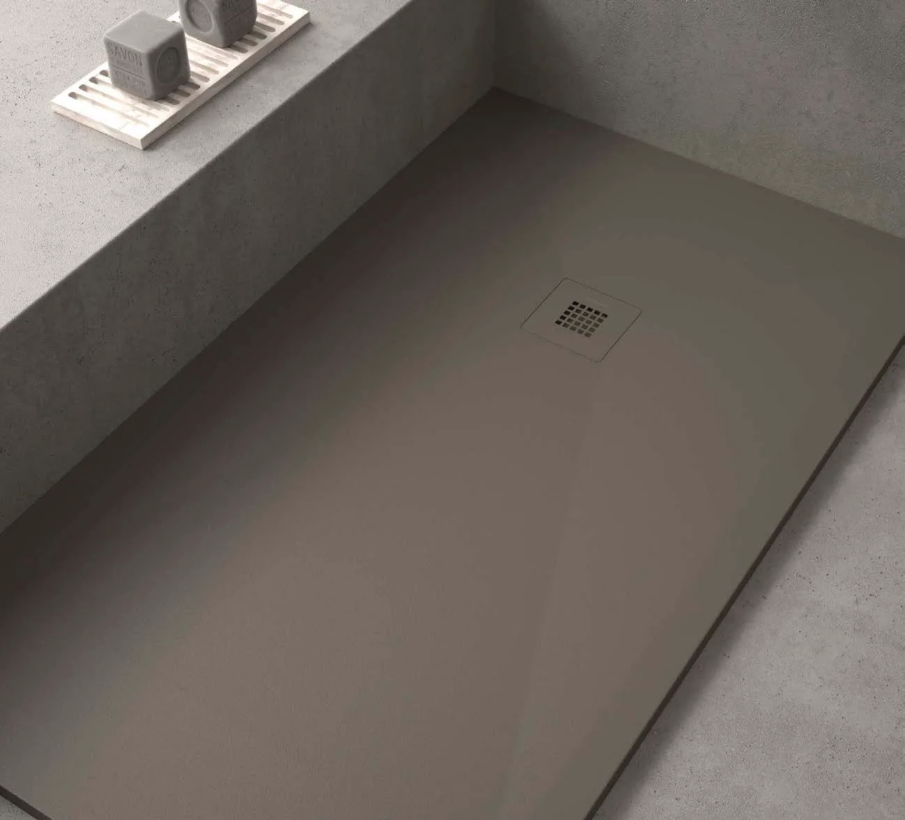 Plato de ducha Stone Plus con rejilla cuadrada central