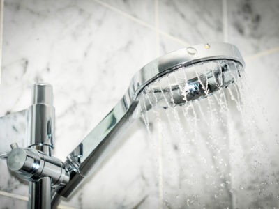 Rendición Trastornado Bañera Por qué el chorro de mi ducha tiene poca presión? | Duchate.es