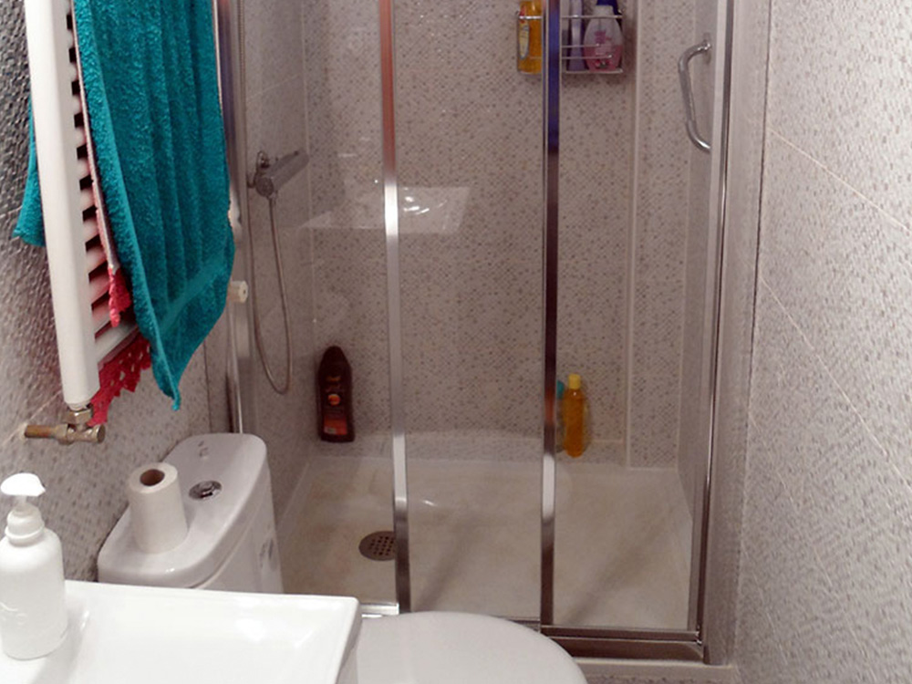 Colocación de mamparas para duchas